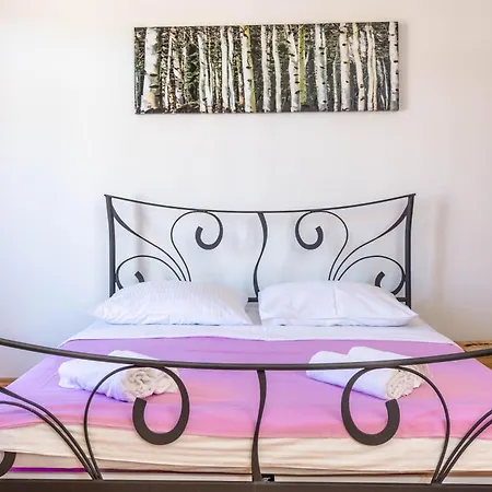 By The Sea West Apartman *