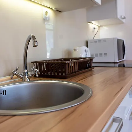 By The Sea West * Kastela