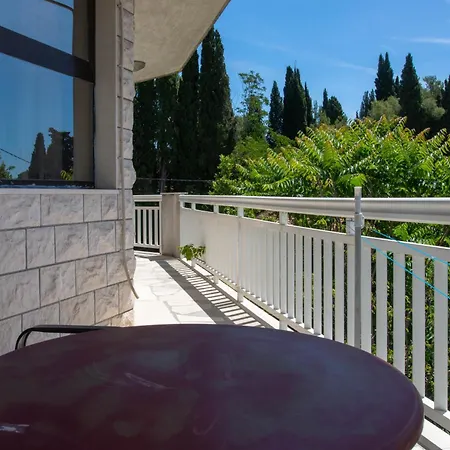 By The Sea West Apartment Kastela