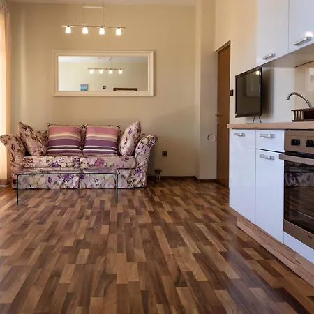 By The Sea West Kastela