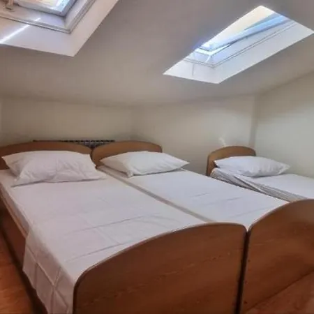 Apartman By The Sea West