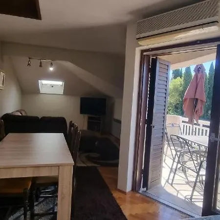 By The Sea West Apartman *